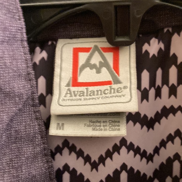 Avalanche winter coat with weather shield like new
Excellent condition - Picture 6 of 9